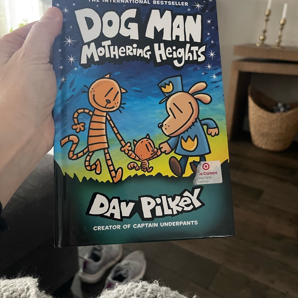 Dog Man: Mothering Heights by - Blue Cover